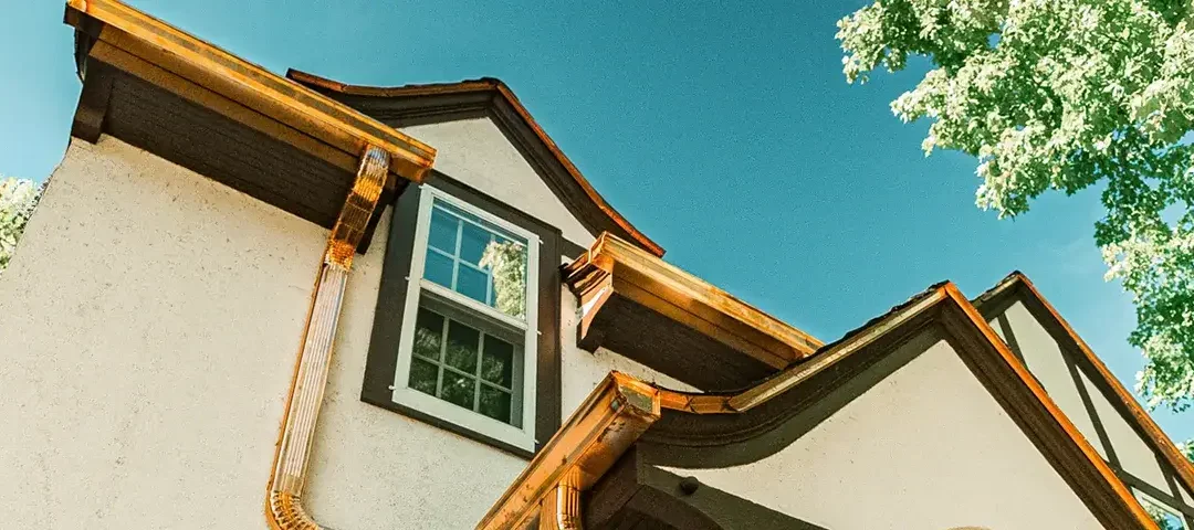 Seamless vs Sectional Gutters: What’s the Real Difference?